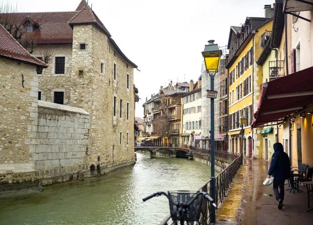 Boucle de la vieille ville d'Annecy à vélo